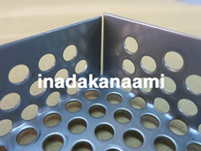 パンチングメタル部の曲加工後の高さ違い パンチングメタル部の曲加工後の高さ違い