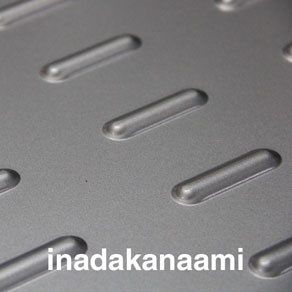 エンボスパンチングメタル金型 長孔10X40 斜めから見た画像 エンボスパンチングメタル金型 長孔10X40 斜めから見た画像